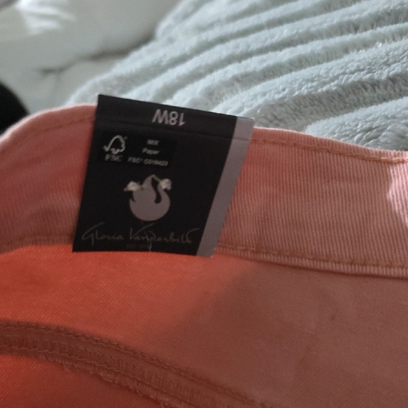 Gloria Vanderbilt Light Pink Women's Shorts - Picture 7 of 13